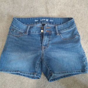 Apt 9 shorts Size 4